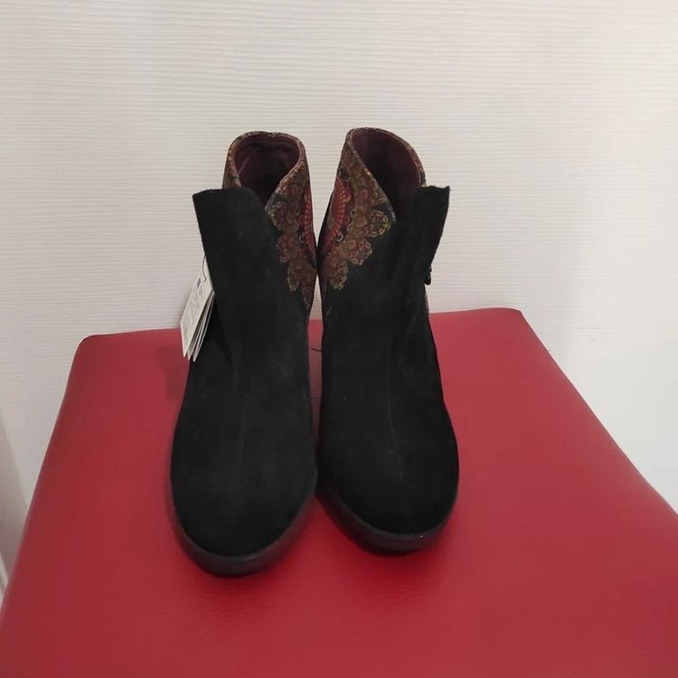 Immagine di Black Ankle Boots With Patterned Fabric Detail 2